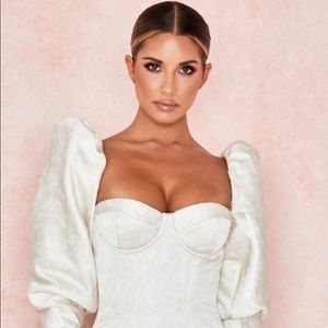 House of CB

IVORY JACQUARD PUFF SLEEVE MINI DRESS